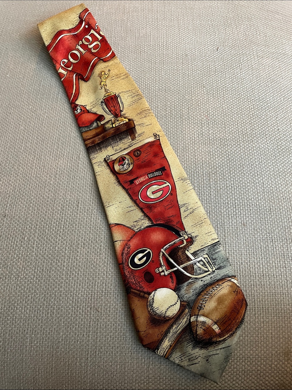 Eagles Wings Georgia Bulldogs/ UGA Tie. 100% Silk.